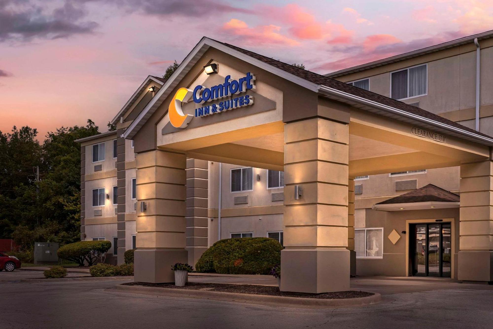 Comfort Inn & Suites East Moline Near I-80 Exterior photo